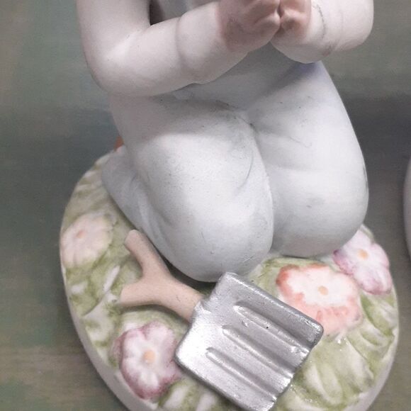 Vintage 4 pc set Homco boy with puppy, girl with flowers plus gardening pair - Picture 8 of 11